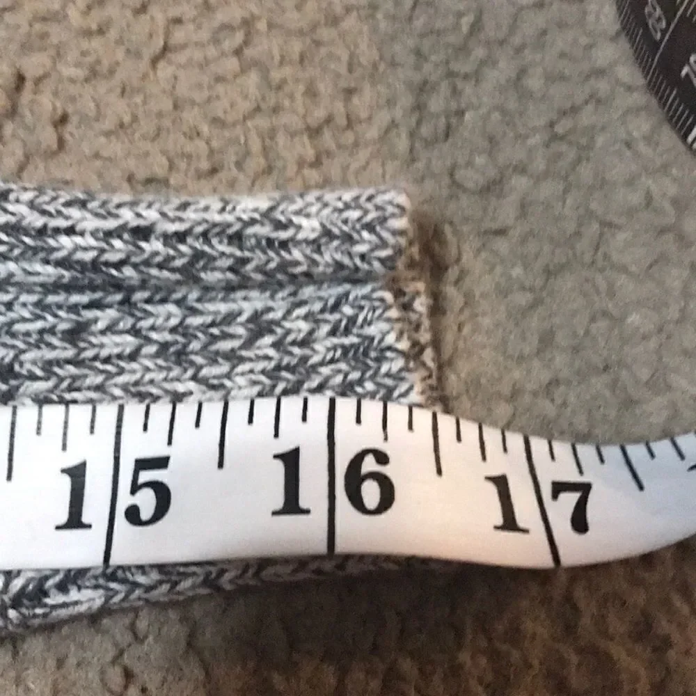 Old Navy Size 5 Pullover Sweater Gray White